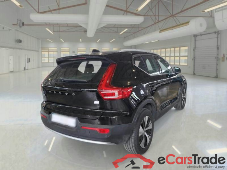 VOLVO XC40 / 2021 / 5P / SUV T5 RECHARGE PLUG-IN AUTO PLUS BRIGHT #2
